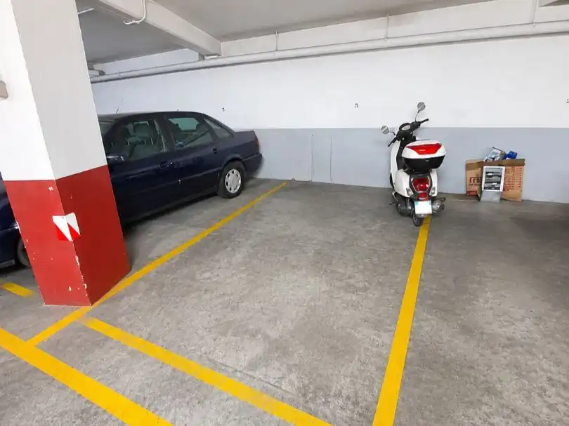 Parking de Piso de alquiler con opción a compra en Ourense Capital  con Calefacción, Amueblado y Horno