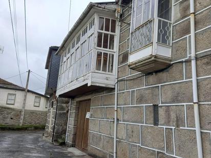 Vista exterior de Casa o xalet en venda en Castro Caldelas amb Jardí privat