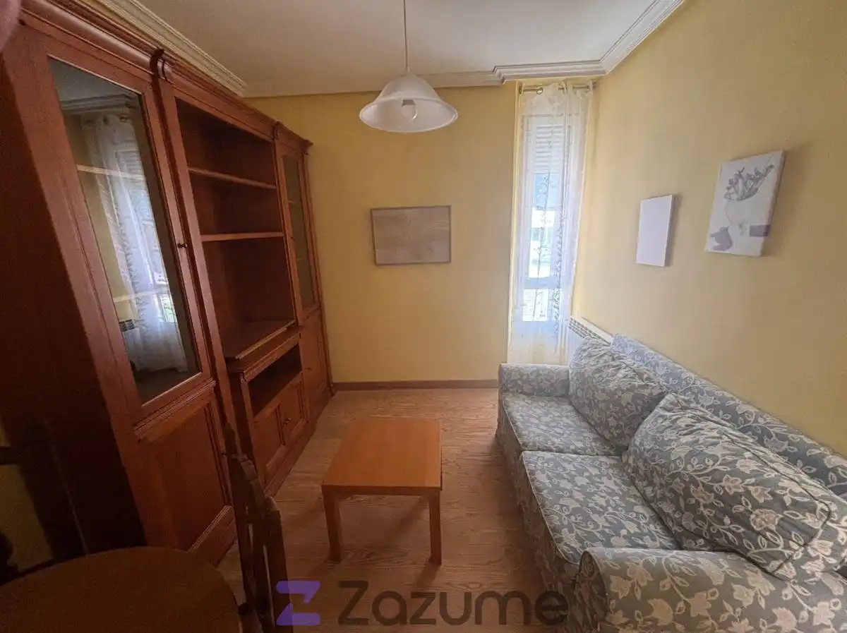 Living room of Apartments for rent in Burgos  with Heating, Furnished and Oven