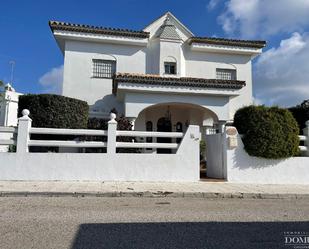 Vista exterior de Casa o xalet en venda en Chiclana de la Frontera amb Aire condicionat, Piscina i Forn