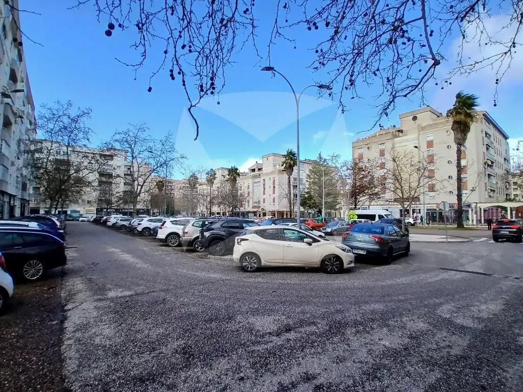 Parkplatz von Geschaftsraum zum Verkauf in Badajoz mit Klimaanlage