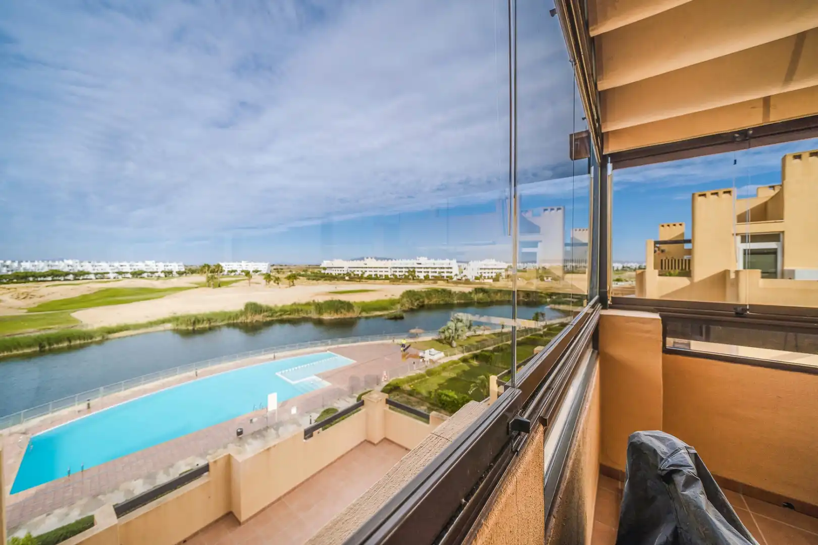 Apartment with pool for sale in Terrazas de la Torre Golf