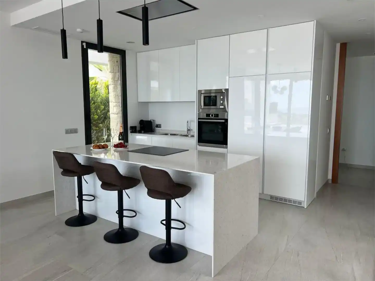 Cocina de Casa o chalet de alquiler en Benidorm con Aire acondicionado, Jardín privado y Trastero