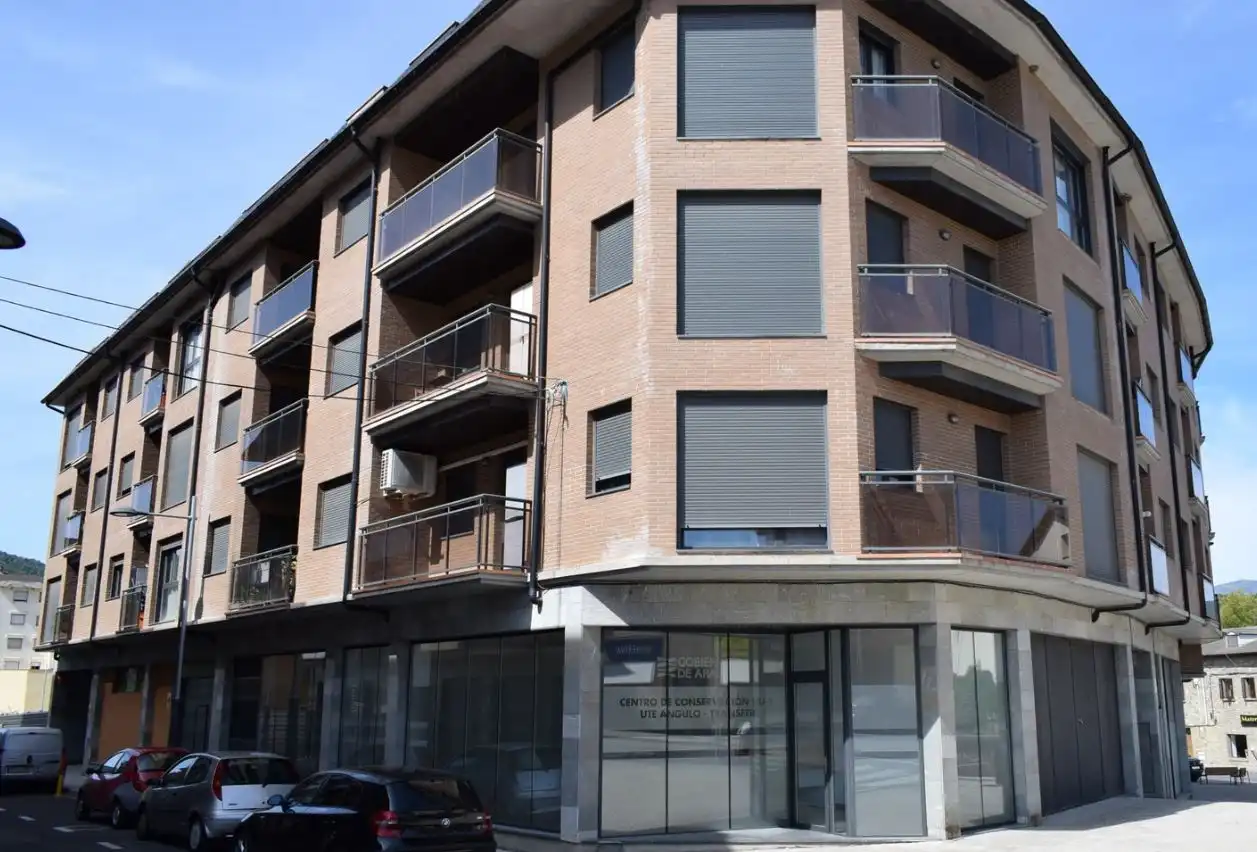 Aparcament amb ascensor en venda a Simeon Pons