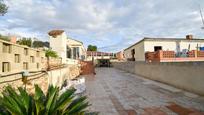 Vista exterior de Casa o xalet en venda en Vilanova i la Geltrú amb Aire condicionat i Terrassa