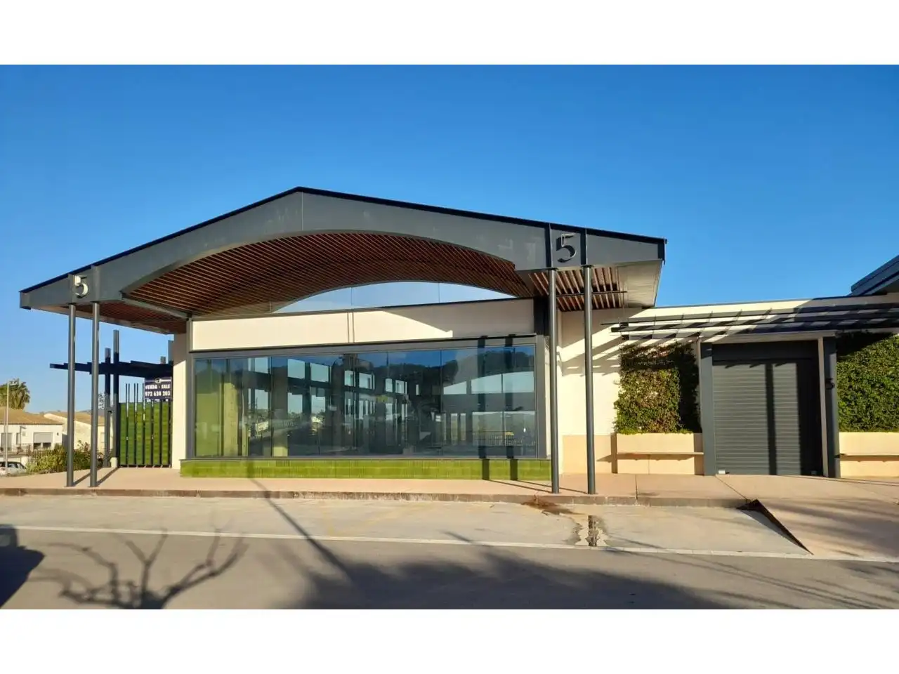 Vista exterior de Nave industrial en venta en Mont-ras