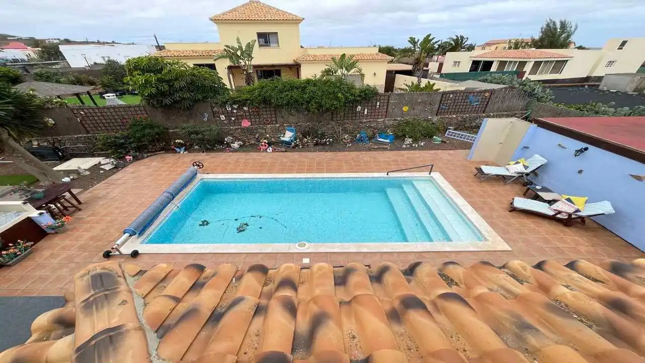 Schwimmbecken von Haus oder Chalet zum Verkauf in Villaverde