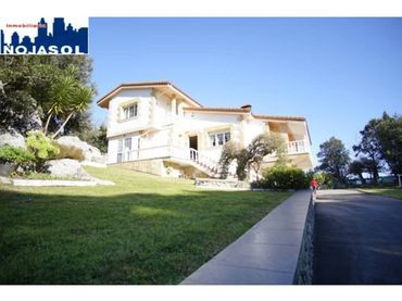 House with garden for sale in Calle ISLA