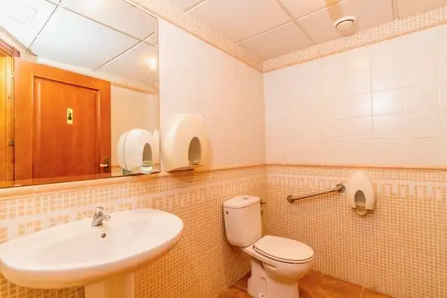 Badezimmer von Gebäude zum Verkauf in Torrevieja