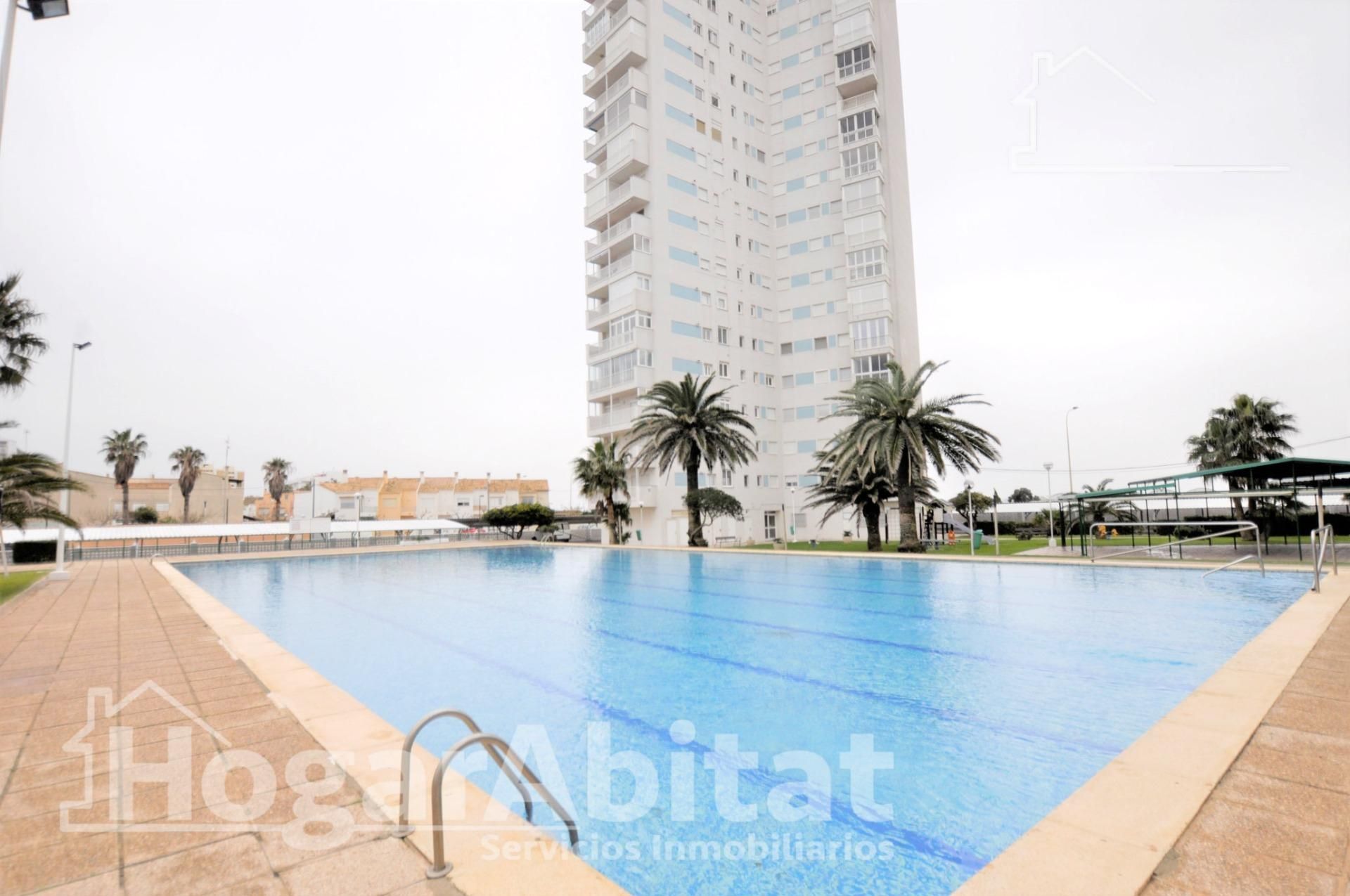 Swimming pool of Flat for sale in  Valencia Capital  with Private garden and Community pool