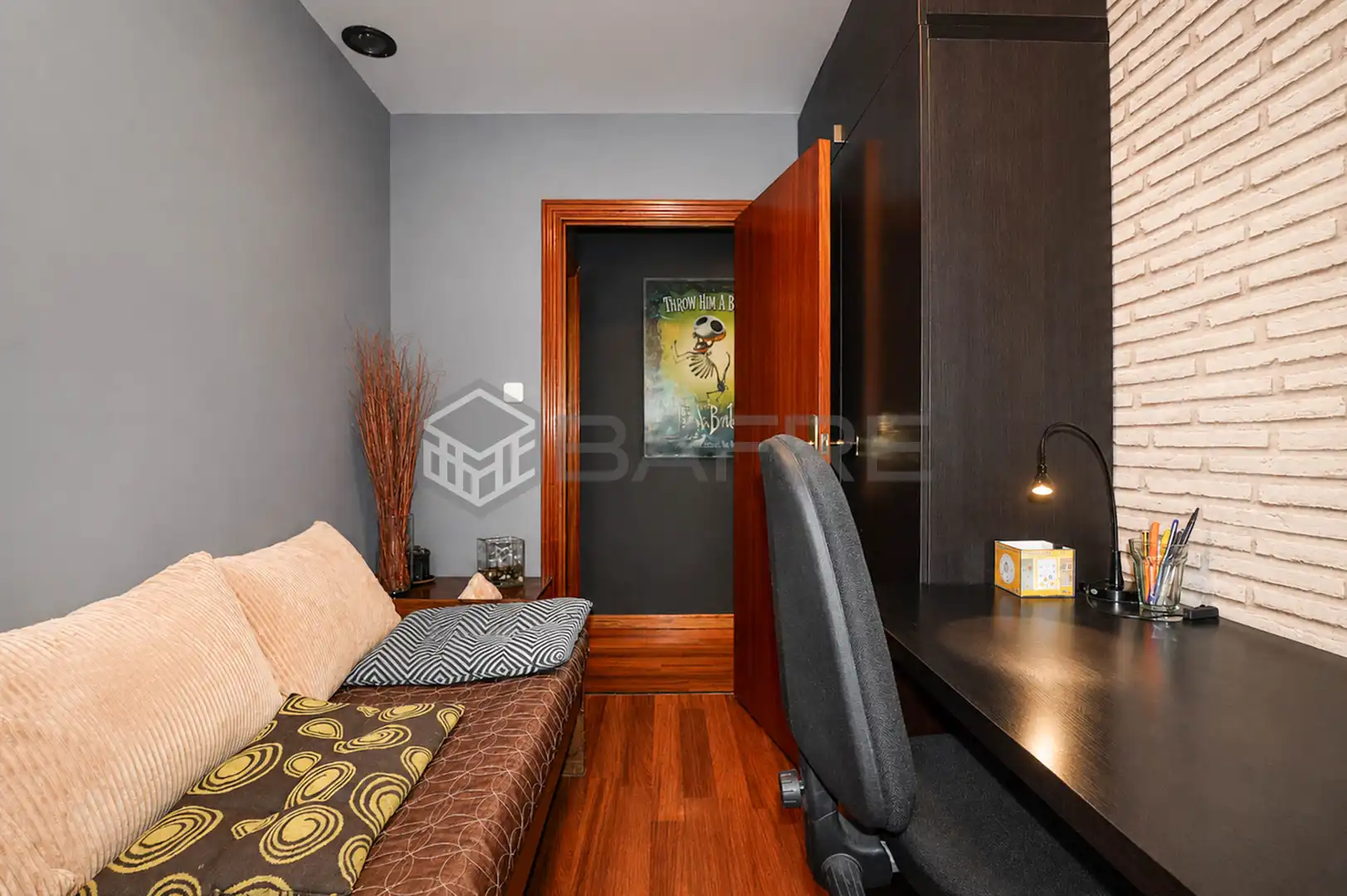 Flat for sale in Madrid  with Air Conditioner and Balcony