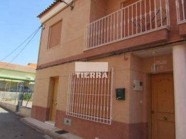 Semi-detached house for sale in Calle Salud
