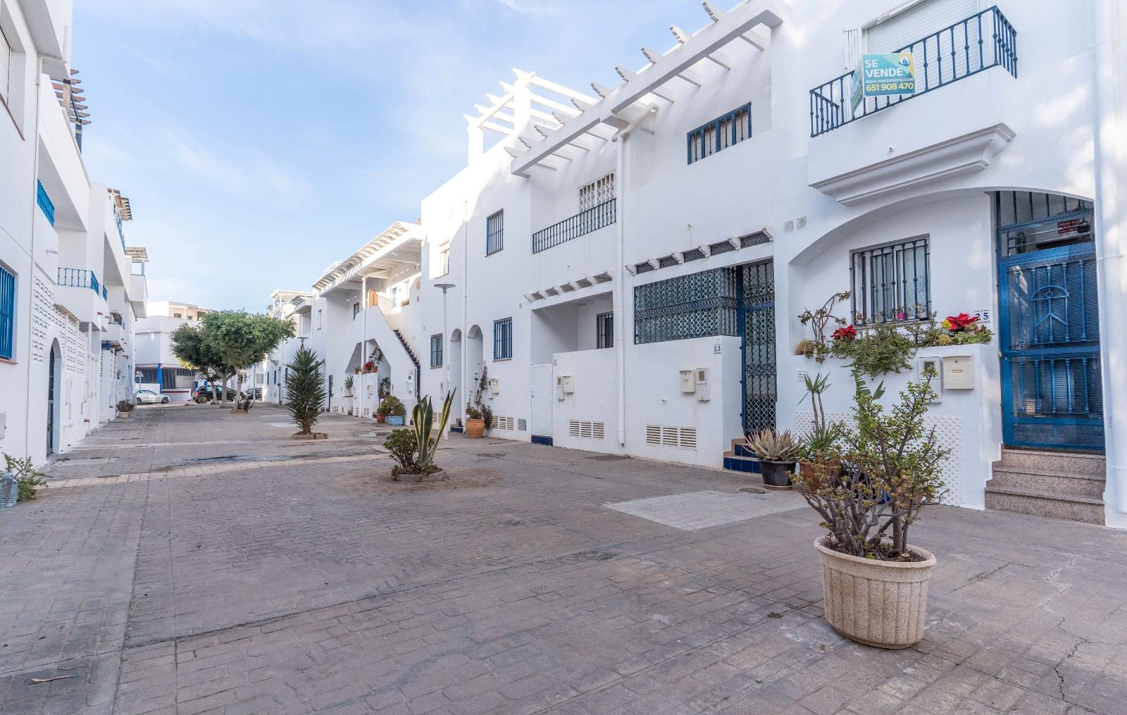 Vista exterior de Casa adosada en venda en Níjar amb Aire condicionat, Calefacció i Jardí privat