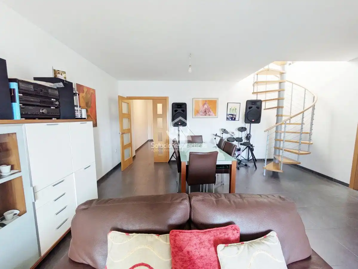 Sala de estar de Ático en venta en Los Villares con Aire acondicionado, Terraza y Trastero