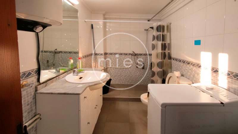 Bathroom of Premises for sale in Torrent
