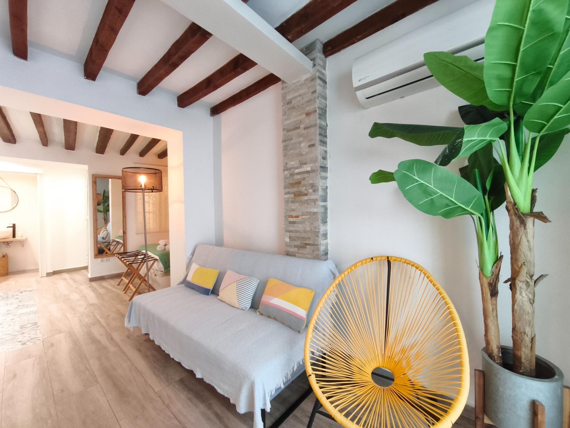 Sala d'estar de Planta baixa en venda en Alicante / Alacant amb Aire condicionat, Moblat i Balcó