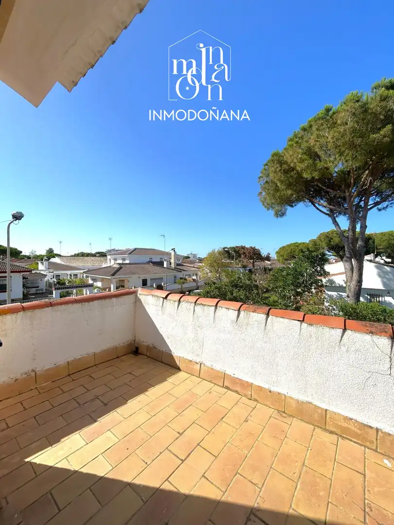 Terrassa de Casa o xalet en venda en Almonte amb Jardí privat, Terrassa i Moblat