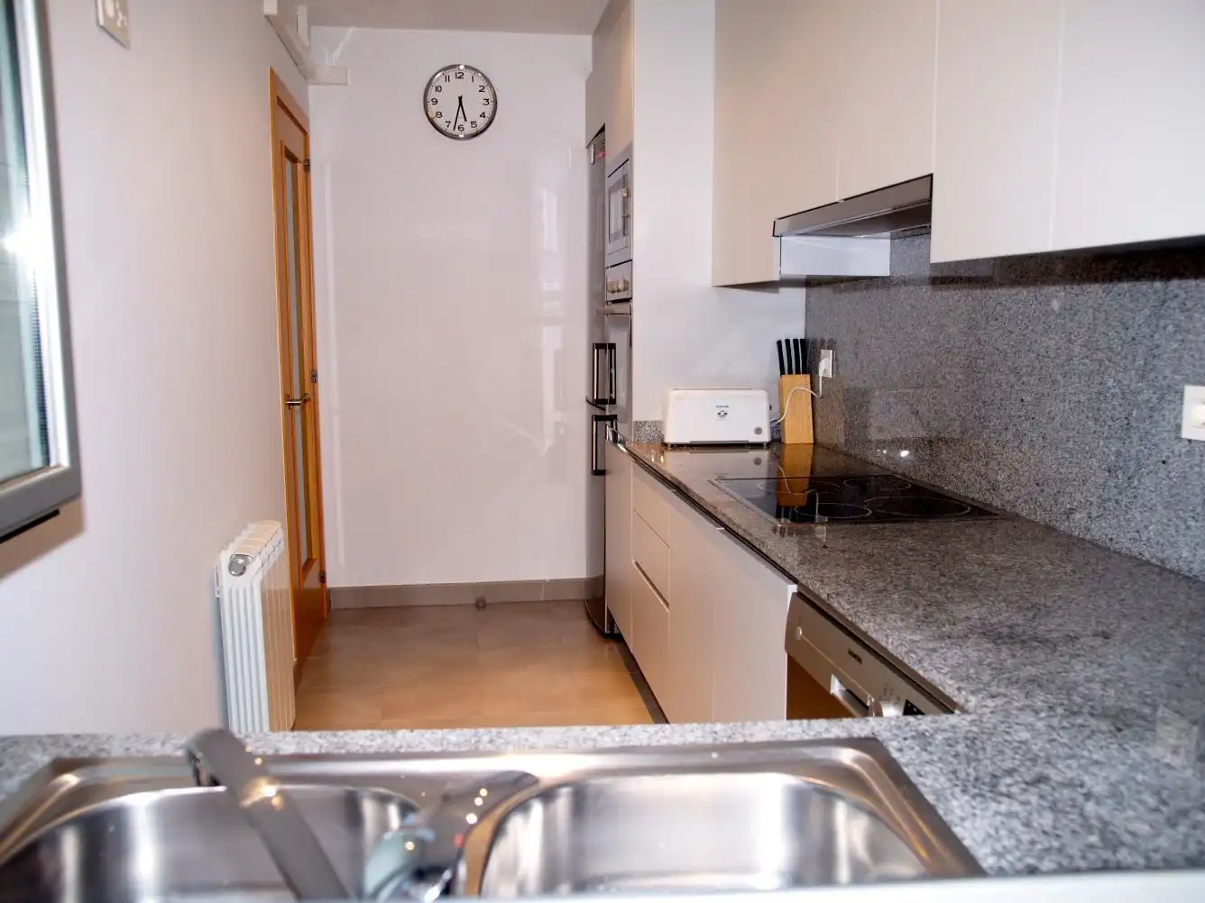 Kitchen of Ground floor for rent in Ponent