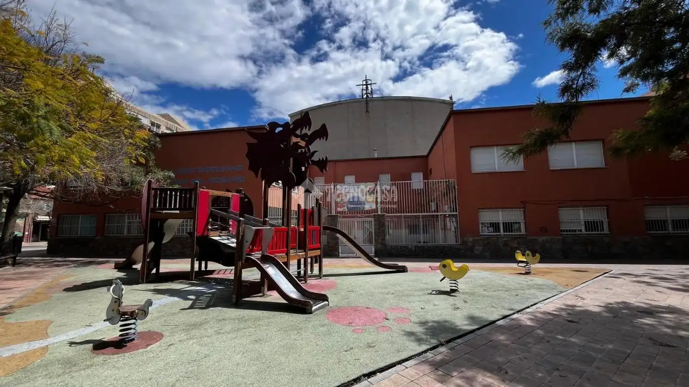 Vista exterior de Pis en venda en Alicante / Alacant amb Balcó