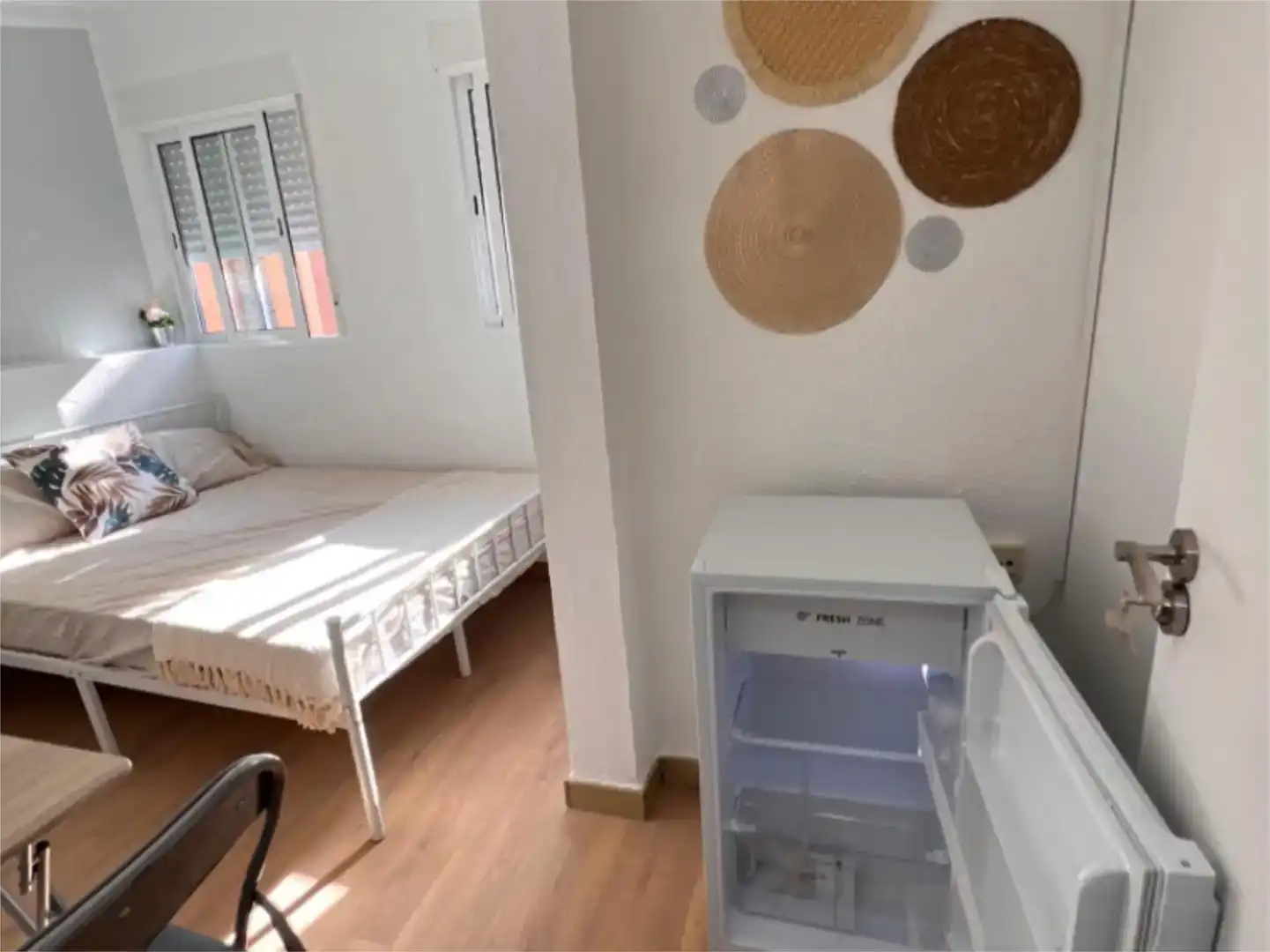 Bedroom of Flat for share in Mislata  with Parquet flooring, Furnished and Oven