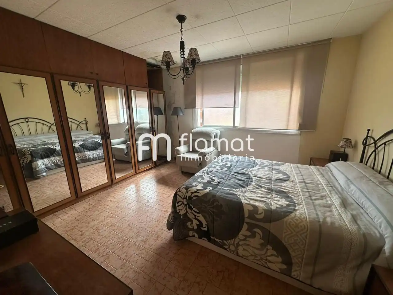 Habitación de Edificio en venta en Santa Coloma de Gramenet