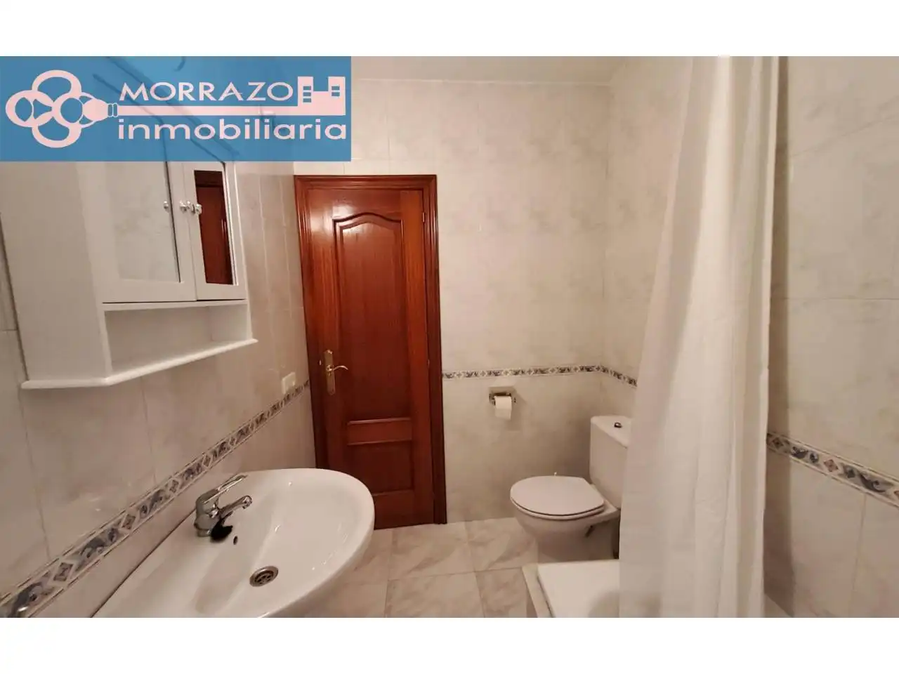 Badezimmer von Wohnung zum Verkauf in Bueu mit Heizung, Abstellraum und Möbliert