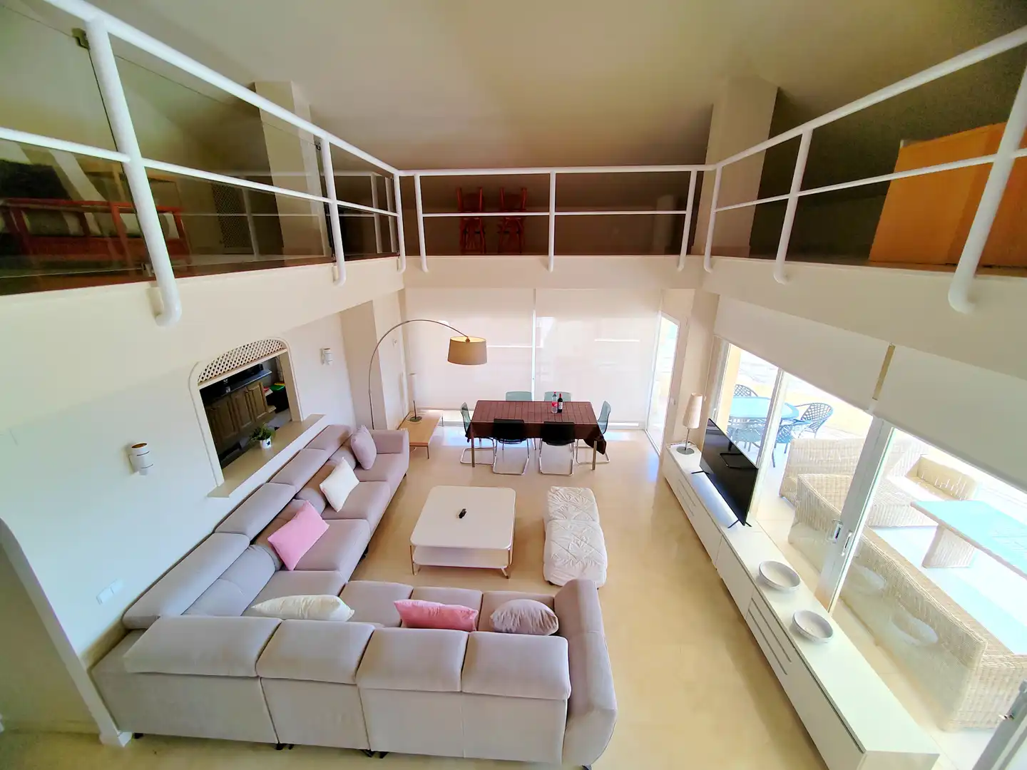 Sala d'estar de Dúplex de lloguer en Benalmádena amb Aire condicionat, Calefacció i Terrassa
