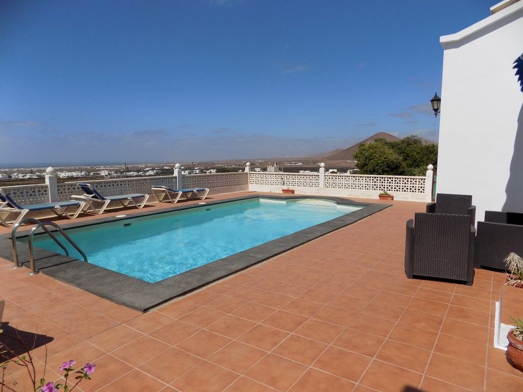 Swimming pool of House or chalet for sale in Teguise  with Private garden, Terrace and Storage room