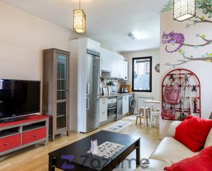 Living room of Flat to rent in  Madrid Capital  with Air Conditioner, Heating and Parquet flooring