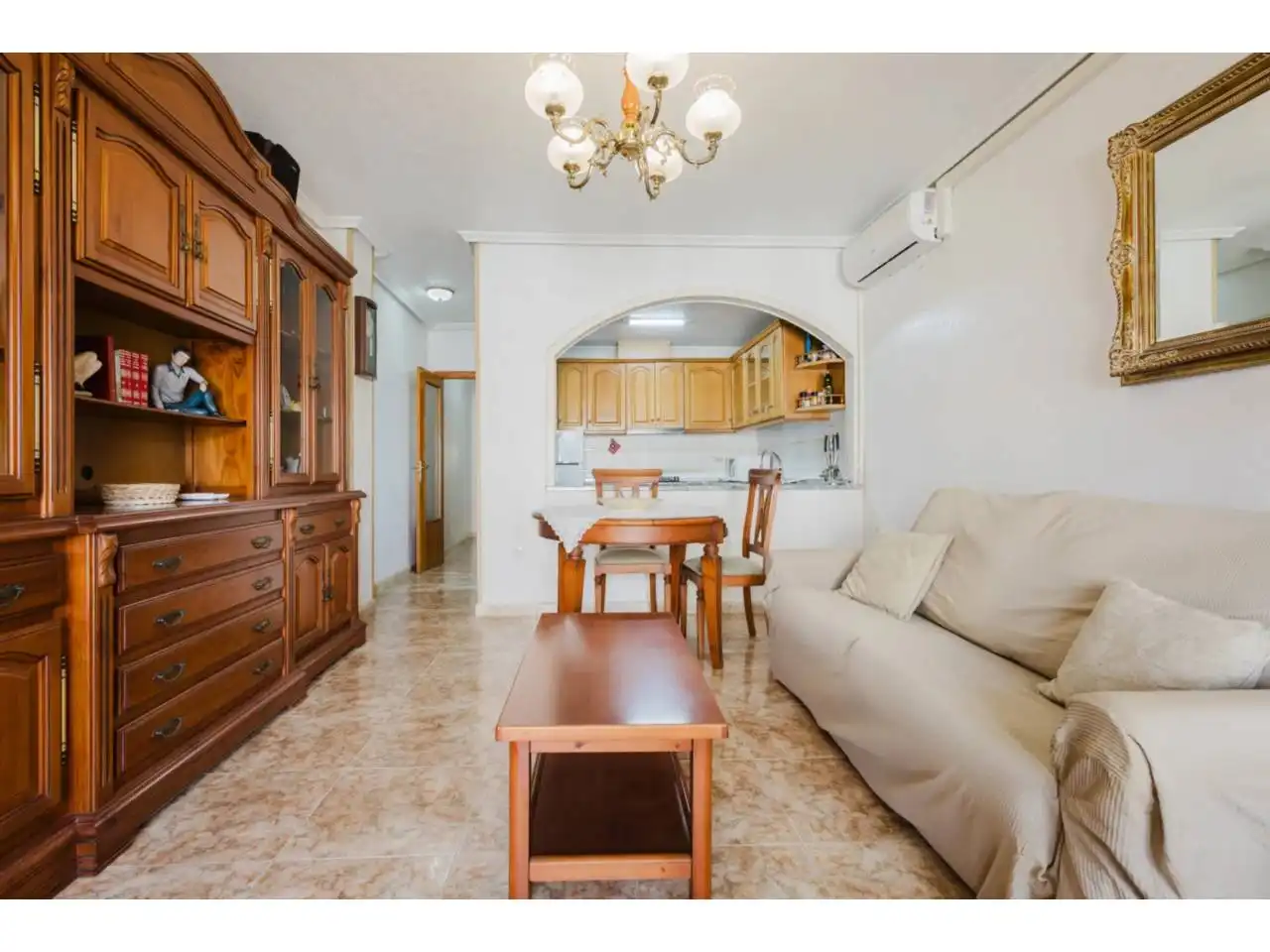 Sala de estar de Apartamento en venta en Torrevieja con Aire acondicionado, Calefacción y Terraza