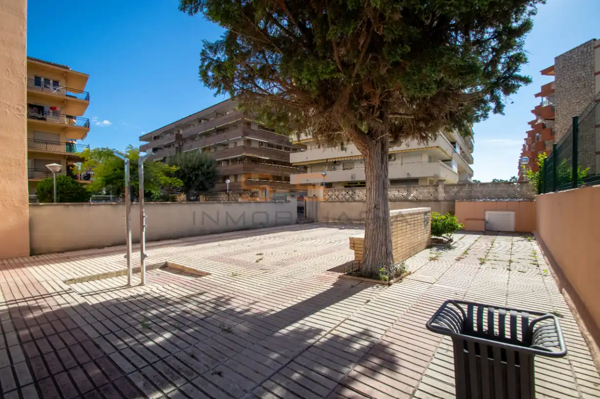 Vista exterior de Pis en venda en Vila-seca amb Aire condicionat, Calefacció i Moblat