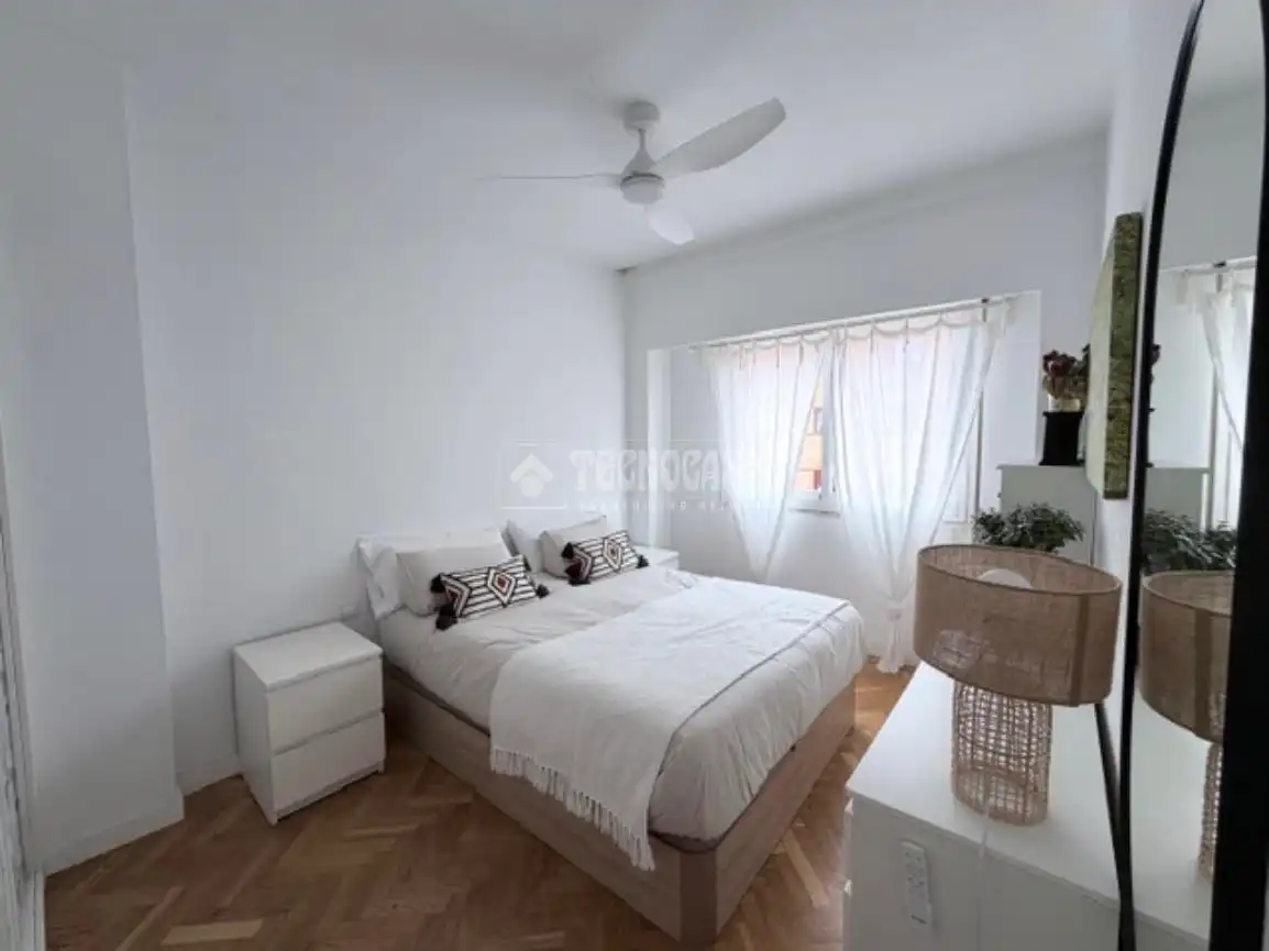 Habitación de Piso en venta en Madrid con Calefacción, Parquet y Piscina comunitaria