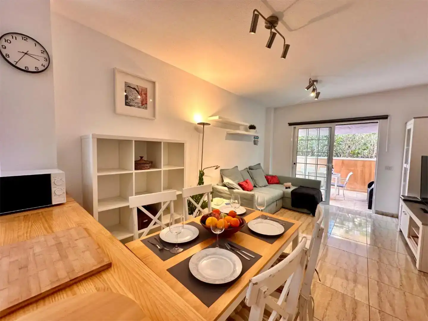 Menjador de Apartament de lloguer en Arona amb Piscina