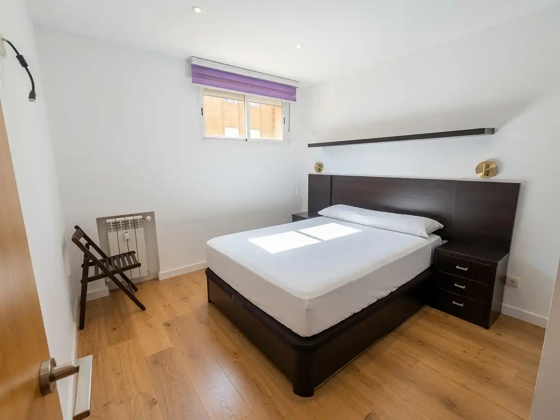 Bedroom of Flat for sale in Madrid  with Air Conditioner, Heating and Parquet flooring