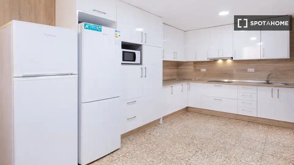 Küche von Wohnung zur untervermieten in Elche / Elx mit Klimaanlage, Heizung und Möbliert