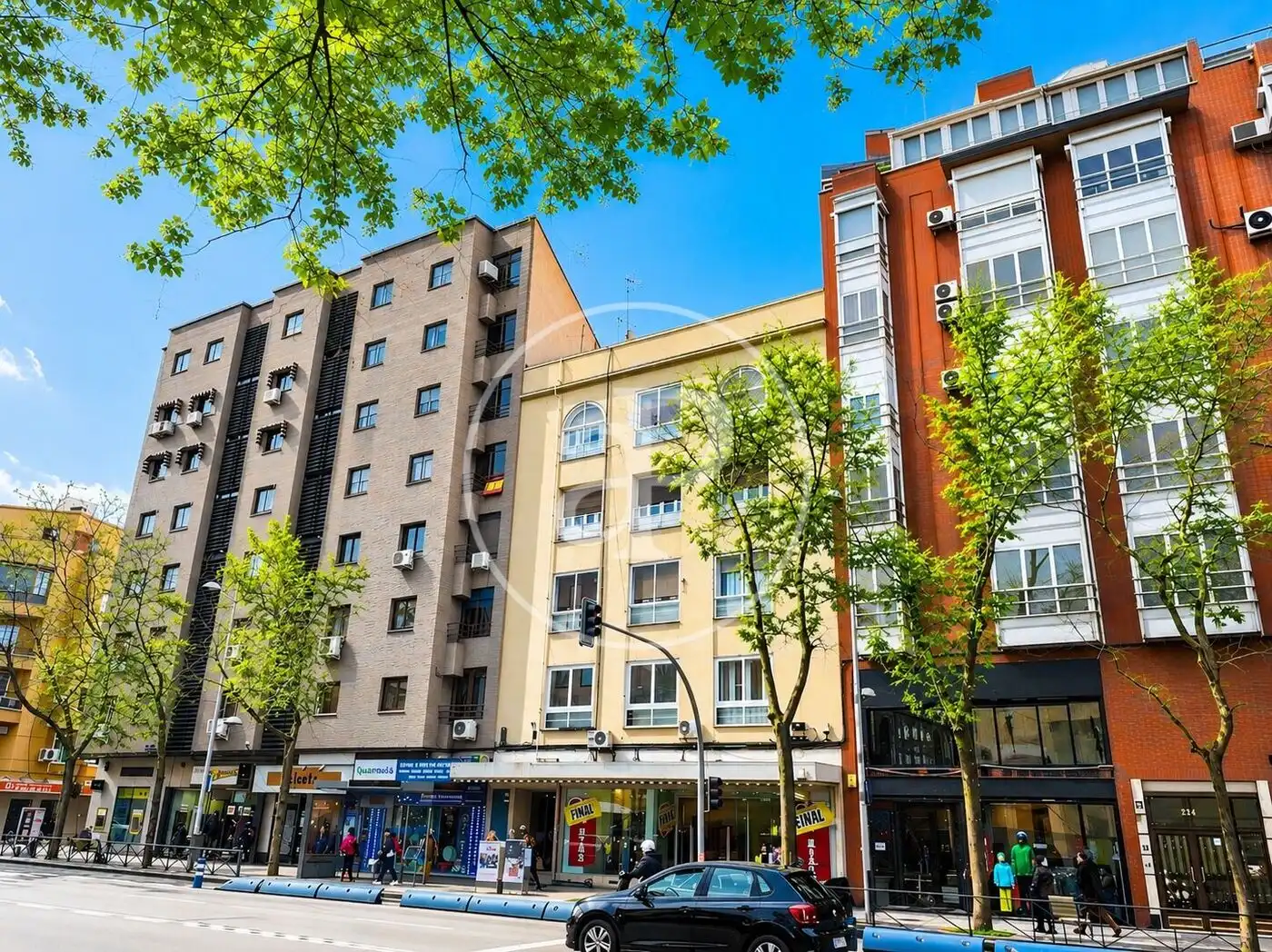 Außenansicht von Wohnung zum Verkauf in Madrid mit Klimaanlage und Heizung