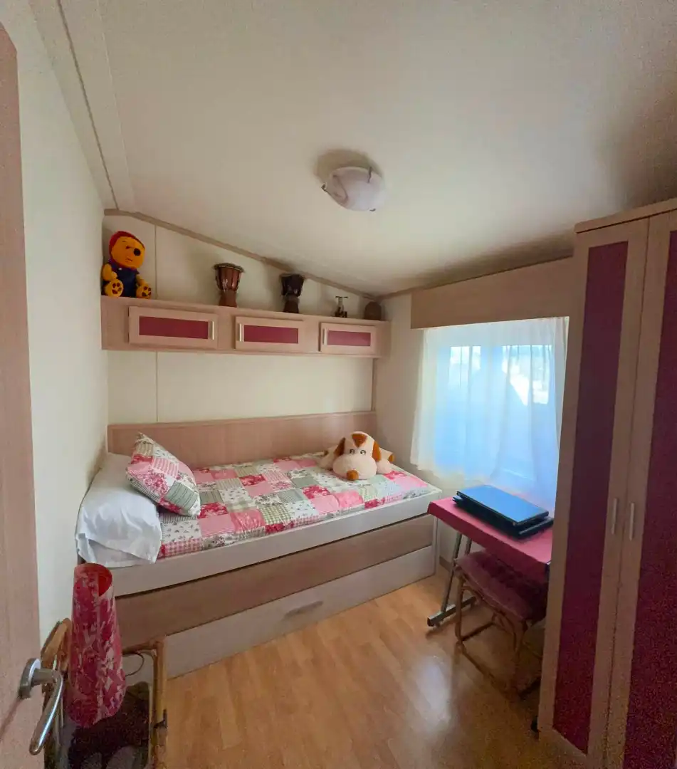 Dormitori de Casa o xalet en venda en Agoncillo amb Aire condicionat i Moblat