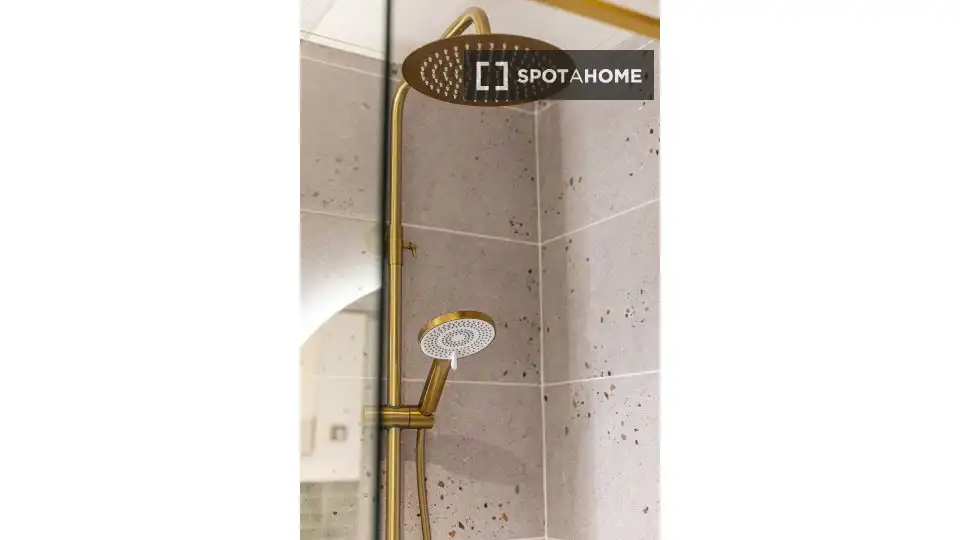 Baño de Piso de alquiler en Valencia con Aire acondicionado, Calefacción y Amueblado