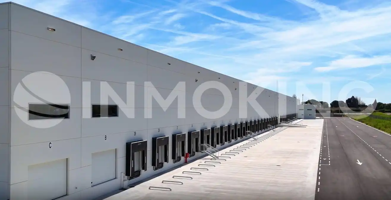 Vista exterior de Nau industrial de lloguer en Illescas amb Calefacció
