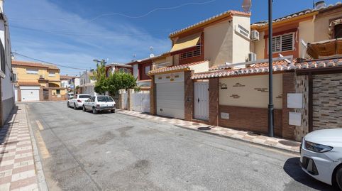 Foto 2 de Casa adosada en venta en Virgen de Loreto, Avda. De los Ogíjares, Armilla