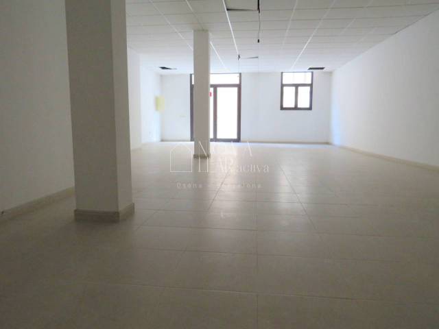 Local comercial en Alquiler en Calle Jesus en Centelles