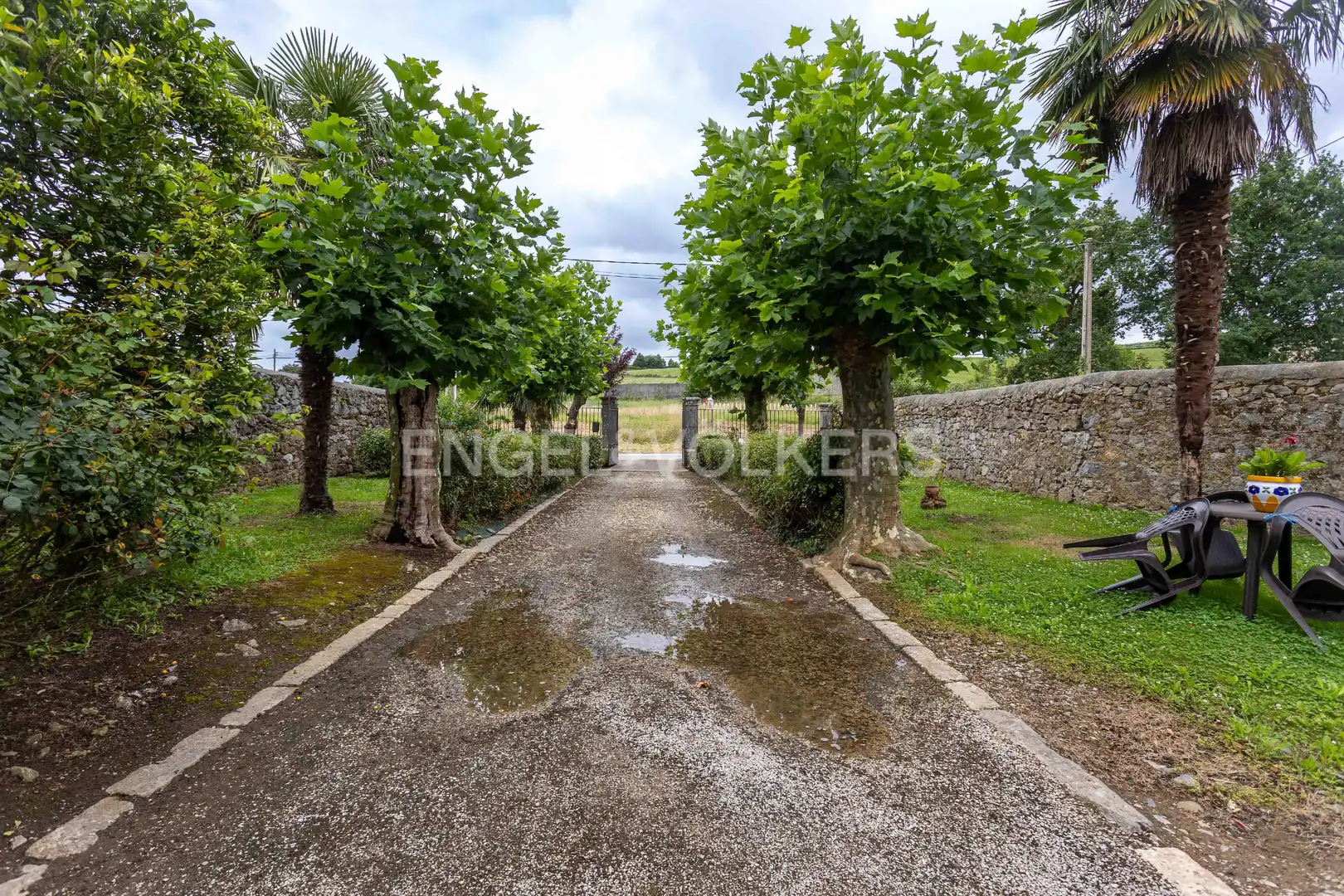 Finca rústica en venta en Entrambasaguas con Calefacción, Jardín privado y Balcón