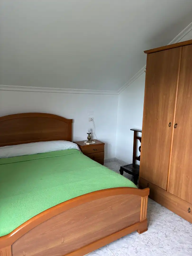 Schlafzimmer von Dachboden zum Verkauf in Barreiros mit Heizung, Abstellraum und Möbliert