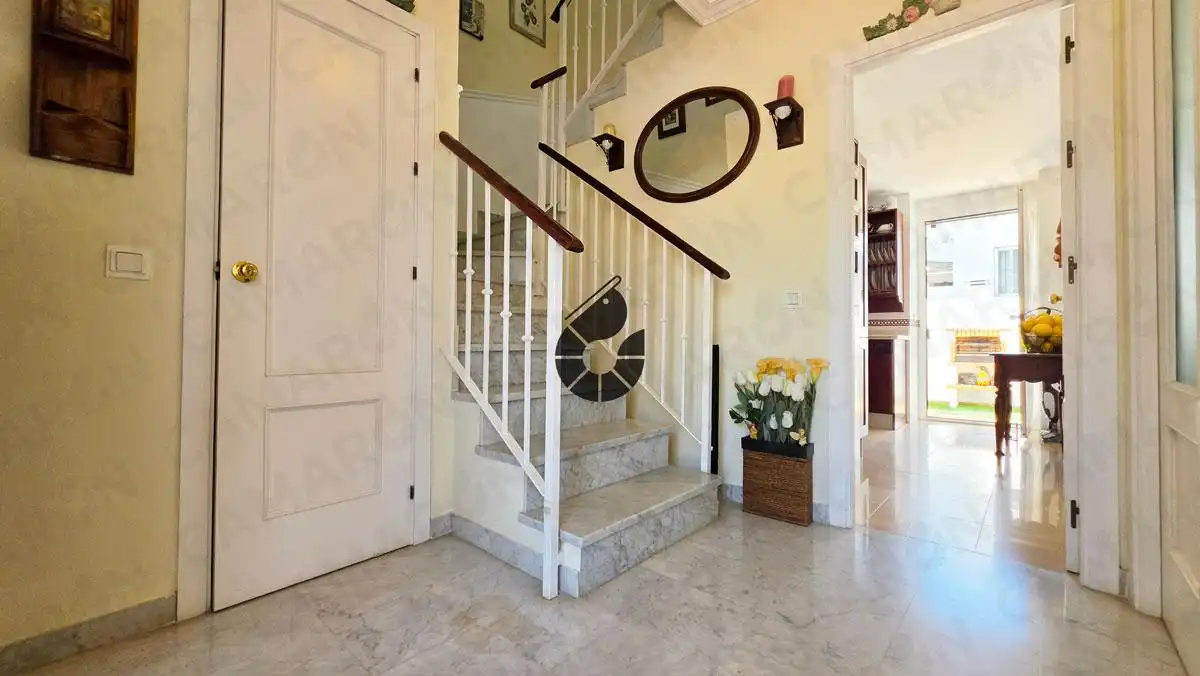Casa adosada en venta en Castilleja de la Cuesta con Aire acondicionado y Balcón