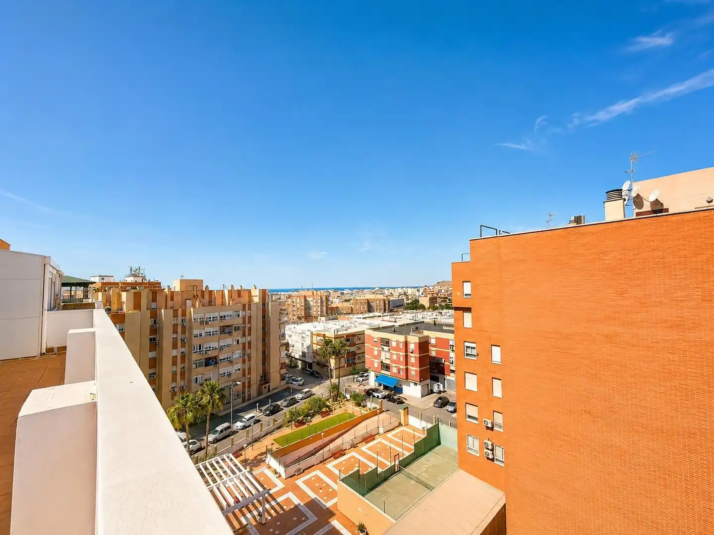 Vista exterior de Ático de alquiler en Almería con Aire acondicionado, Terraza y Amueblado