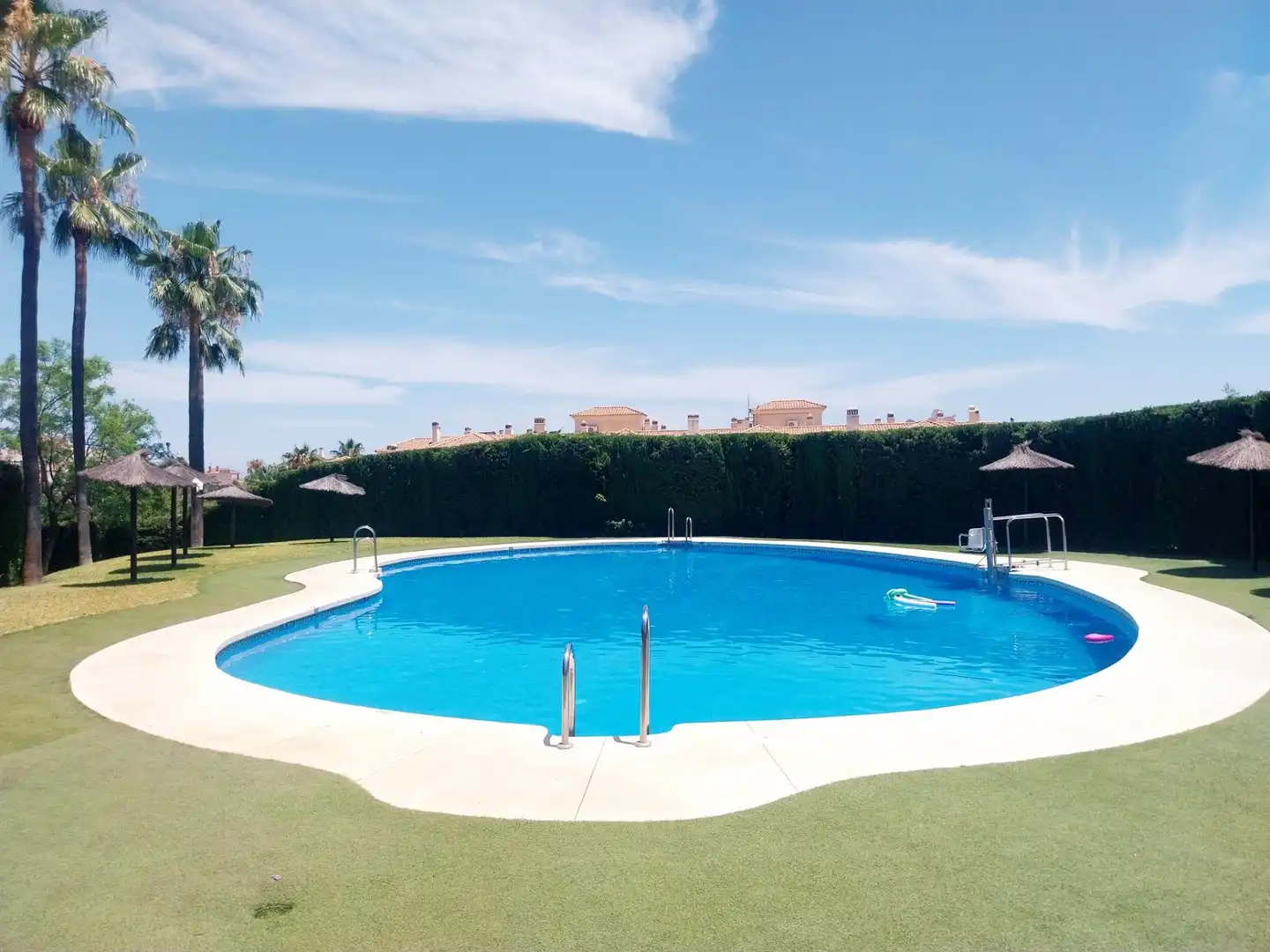 Swimming pool of Ground floor for sale in Benalmádena  with Air Conditioner, Heating and Private garden