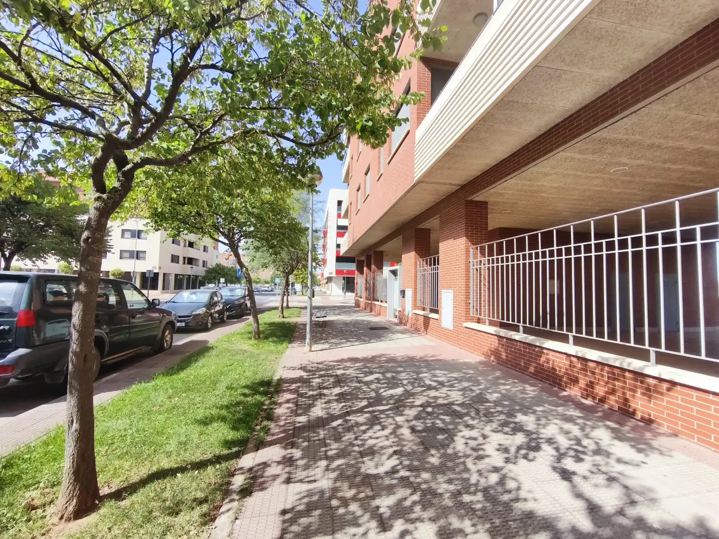 Vista exterior de Piso en venta en  Logroño con Aire acondicionado, Jardín privado y Parquet