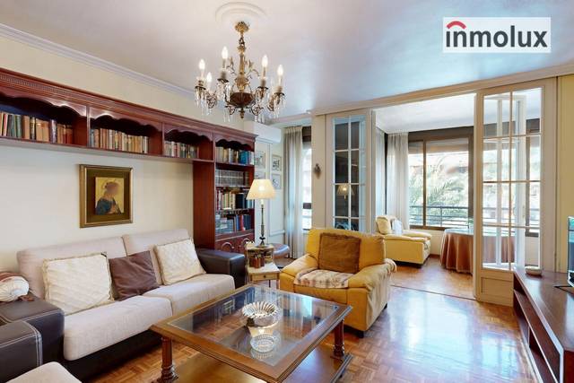 Piso en Venta en Avd. Doctor Gadea en Ensanche - Diputación