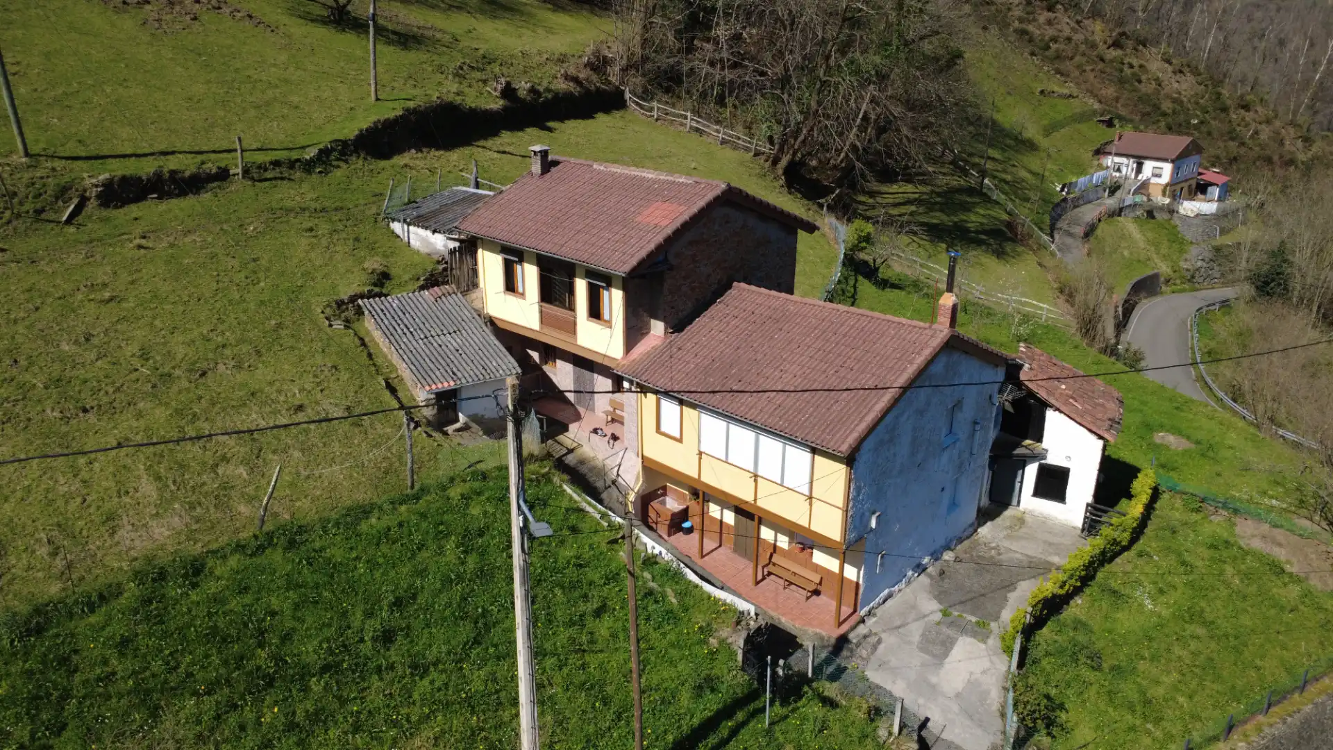 Vista exterior de Casa o chalet en venta en San Martín del Rey Aurelio con Jardín privado, Amueblado y Balcón