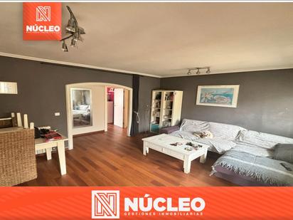 Living room of Flat for sale in  Zaragoza Capital  with Air Conditioner, Heating and Parquet flooring